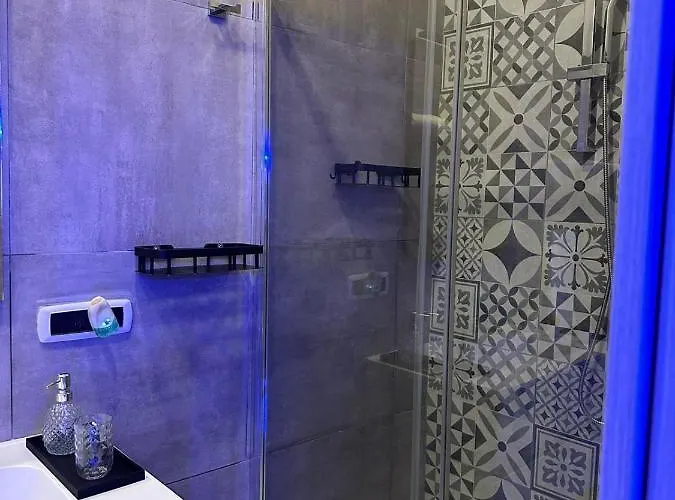 C3 Luxury نابولي