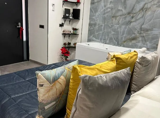 C3 Luxury 4* نابولي