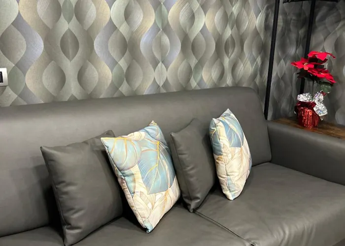 C3 Luxury 4* نابولي