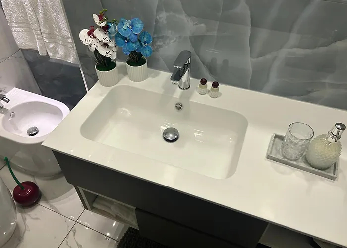 C3 Luxury 4* نابولي